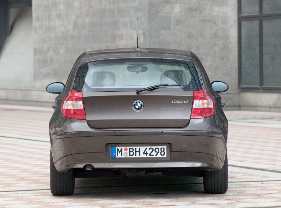  BMW 120d 5-Door (E87) 2004 года  (фото 18 из 37)
